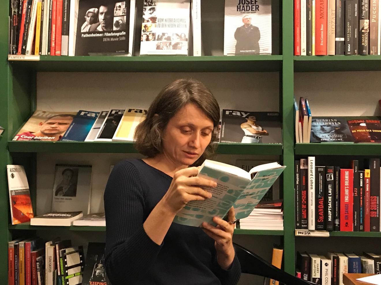 Die Übersetzerin Elke Ranzinger liest "Aus den Winterarchiven"